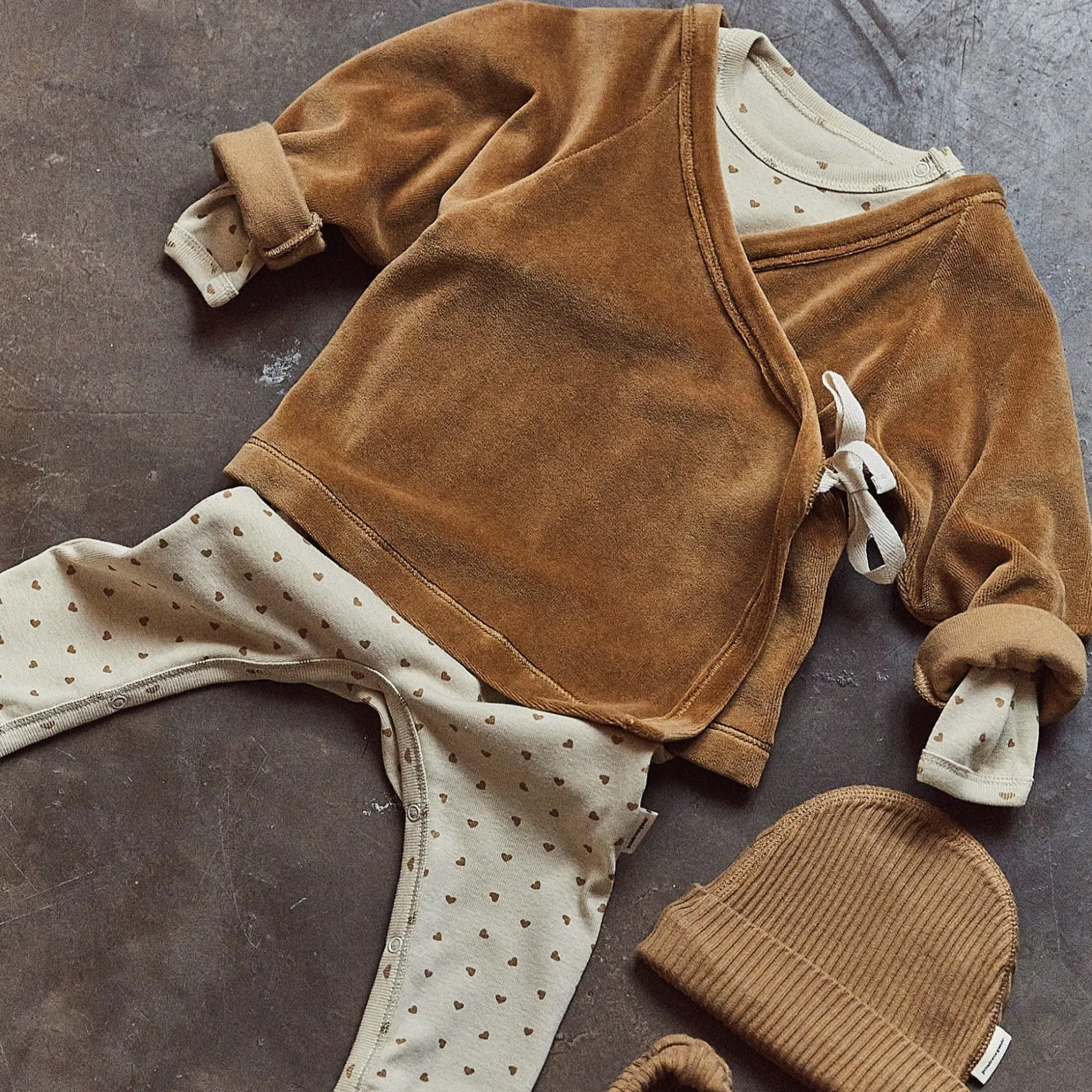 Poudre Organic Cardigans | Trousseaux De Naissance & Packs | CACHE COEUR CROCUS VELOURS Dijon